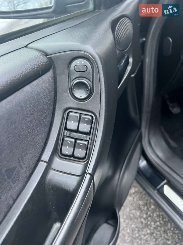 Минивэн Opel Zafira 2002 в Днепре