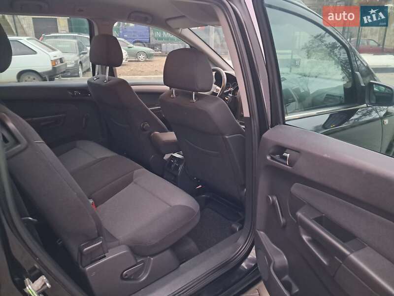 Минивэн Opel Zafira 2006 в Могилев-Подольске фото 49 Минивэн Opel Zafira 2006 в Могилев-Подольске