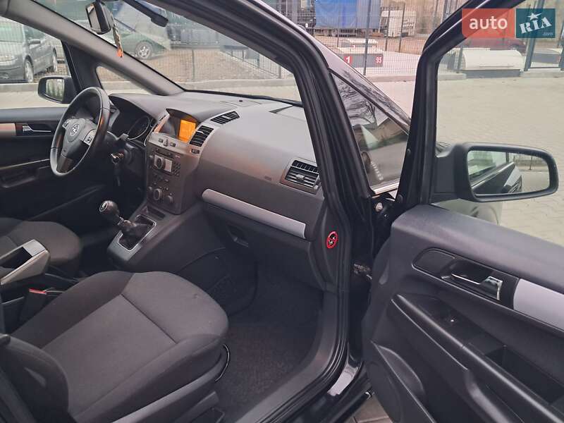 Минивэн Opel Zafira 2006 в Могилев-Подольске фото 54 Минивэн Opel Zafira 2006 в Могилев-Подольске