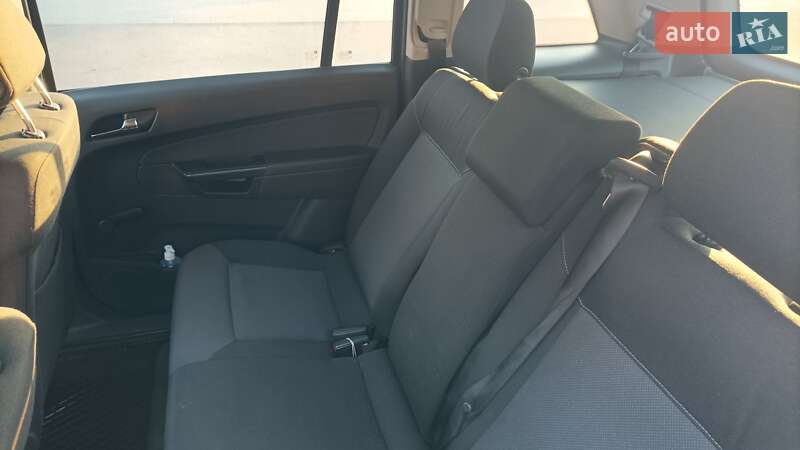 Минивэн Opel Zafira 2007 в Днепре