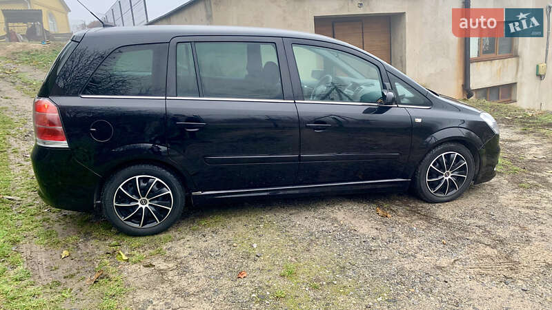 Минивэн Opel Zafira 2008 в Виннице