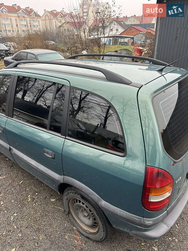 Минивэн Opel Zafira 2001 в Киеве