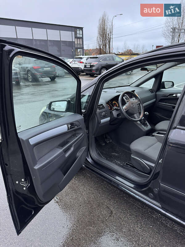 Мінівен Opel Zafira 2007 в Києві