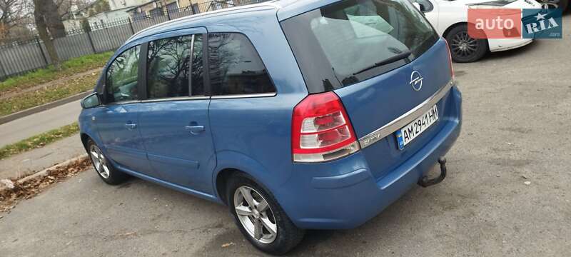 Мінівен Opel Zafira 2008 в Києві