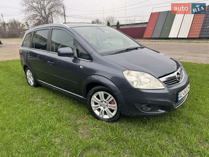 Минивэн Opel Zafira 2009 в Корсуне-Шевченковском