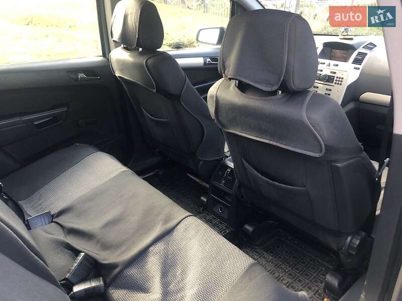 Минивэн Opel Zafira 2008 в Знаменке