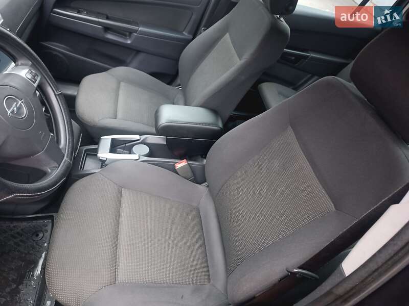 Минивэн Opel Zafira 2010 в Харькове фото 20 Минивэн Opel Zafira 2010 в Харькове