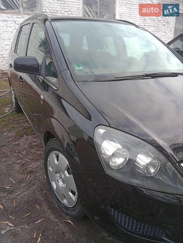 Мінівен Opel Zafira 2010 в Остер