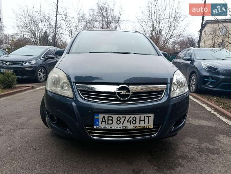 Минивэн Opel Zafira 2008 в Виннице