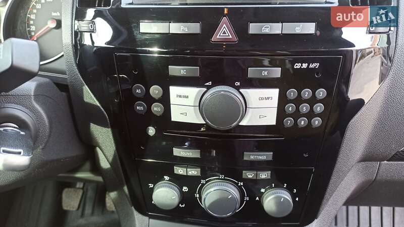 Минивэн Opel Zafira 2011 в Виннице