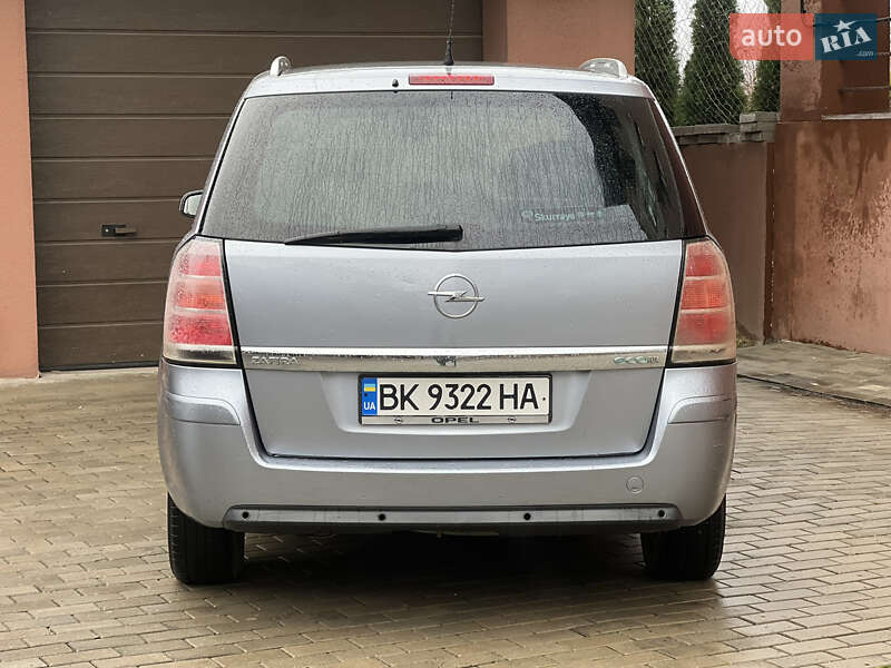 Мінівен Opel Zafira 2006 в Рівному