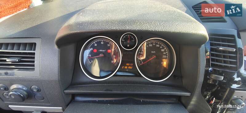 Минивэн Opel Zafira 2009 в Киеве