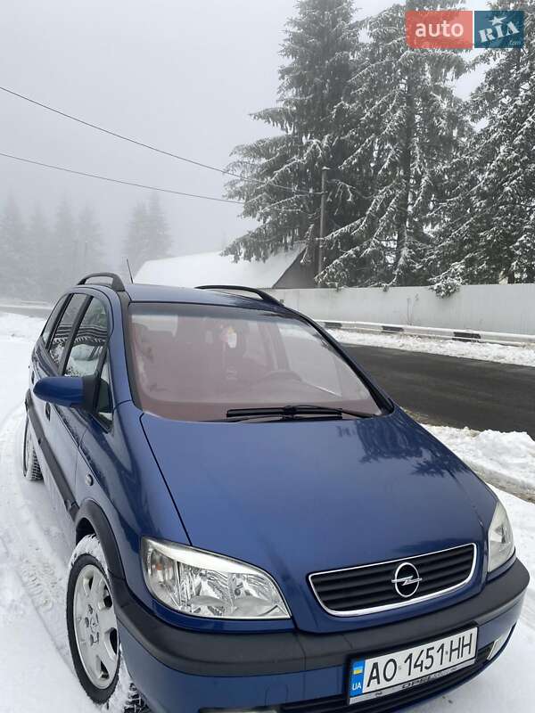 Минивэн Opel Zafira 2001 в Синевире