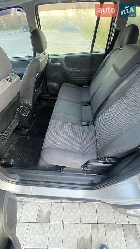 Мінівен Opel Zafira 2003 в Мостиській
