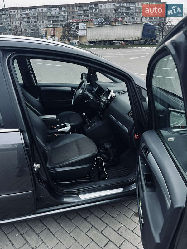 Мінівен Opel Zafira 2010 в Сумах