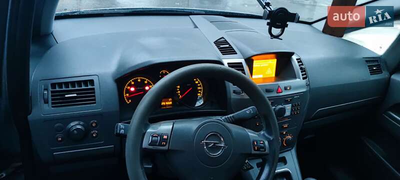 Минивэн Opel Zafira 2006 в Житомире