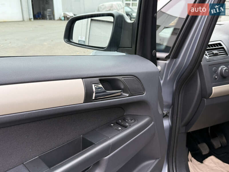 Минивэн Opel Zafira 2009 в Виннице