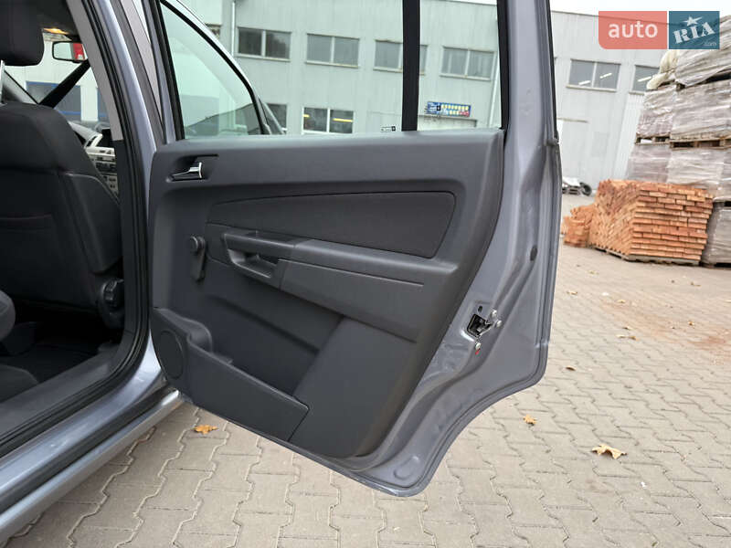 Минивэн Opel Zafira 2009 в Виннице
