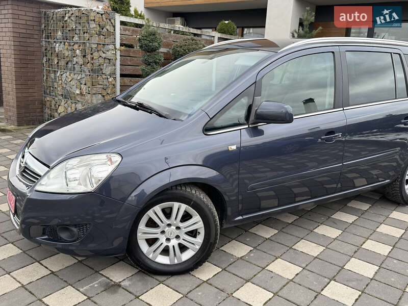 Мінівен Opel Zafira 2011 в Стрию