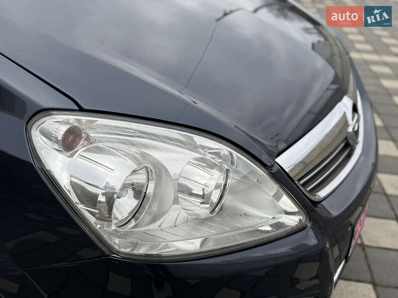 Мінівен Opel Zafira 2011 в Стрию