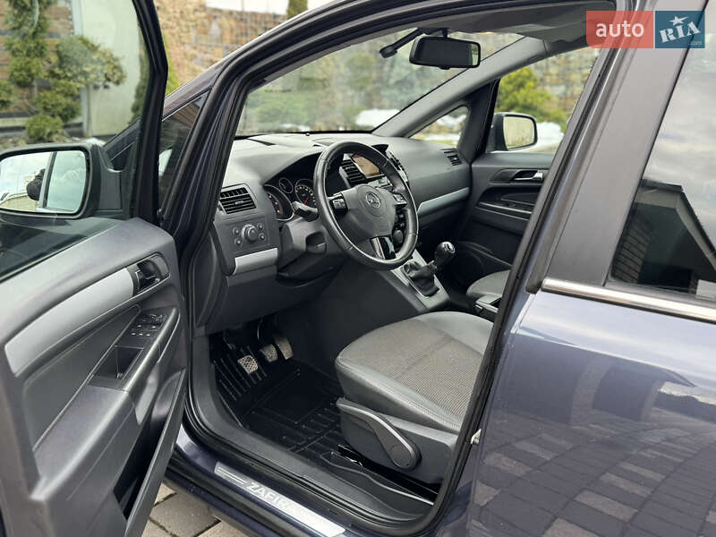 Мінівен Opel Zafira 2011 в Стрию