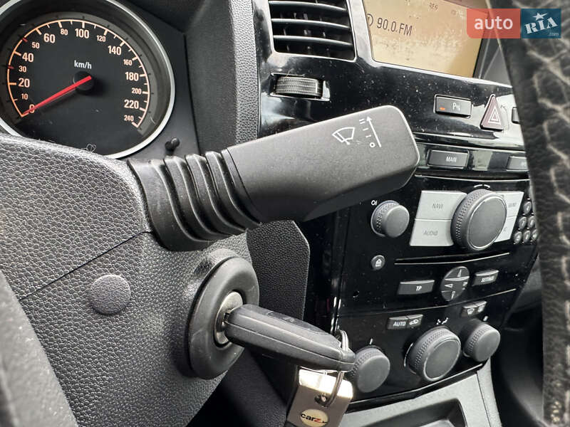 Мінівен Opel Zafira 2011 в Стрию