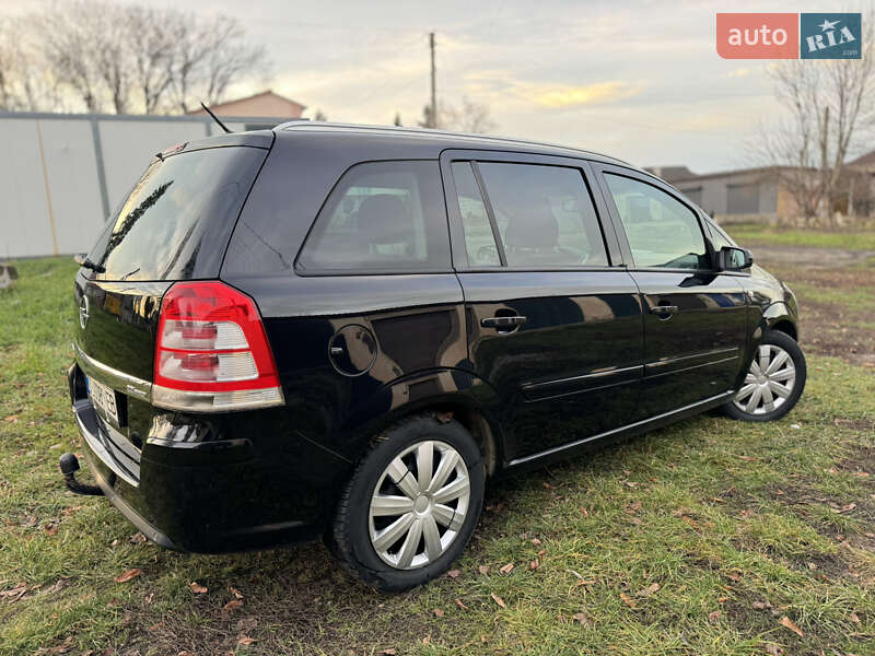 Минивэн Opel Zafira 2008 в Сокирянах