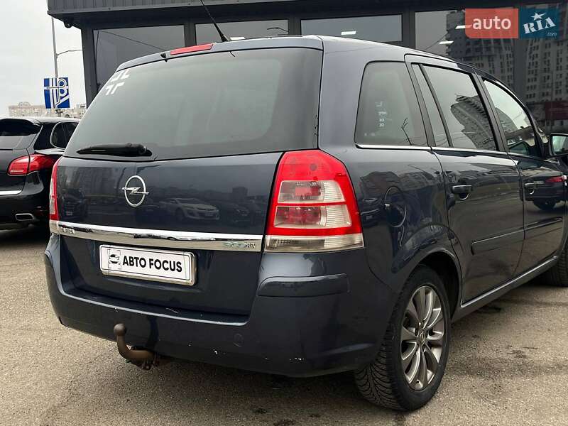 Мінівен Opel Zafira 2010 в Києві