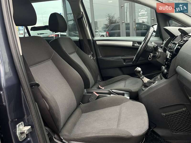 Мінівен Opel Zafira 2010 в Києві