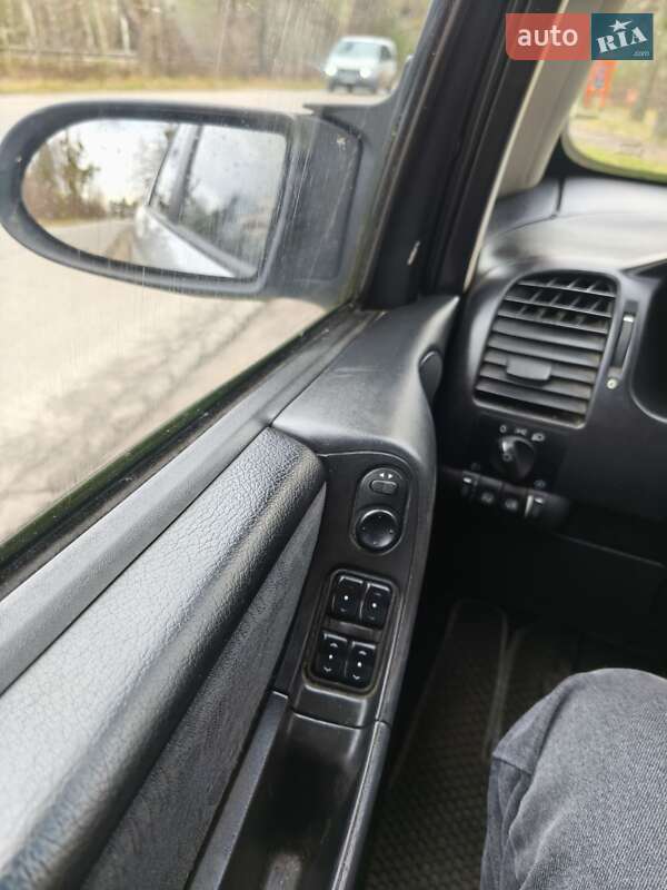 Минивэн Opel Zafira 2001 в Радомышле