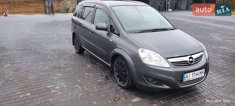 Минивэн Opel Zafira 2011 в Фастове