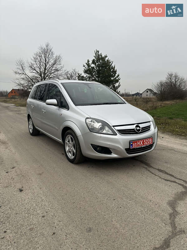 Мінівен Opel Zafira 2009 в Любешові