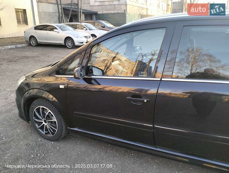 Минивэн Opel Zafira 2008 в Черкассах