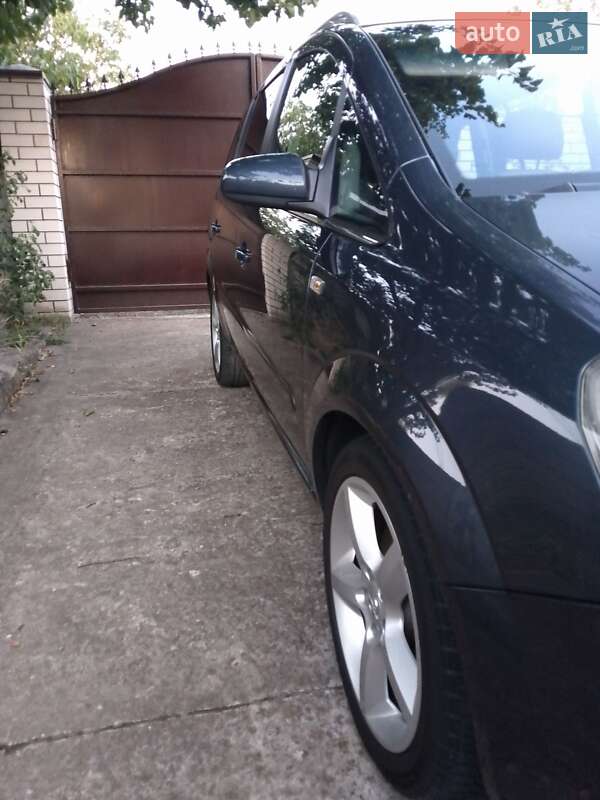 Минивэн Opel Zafira 2006 в Днепре