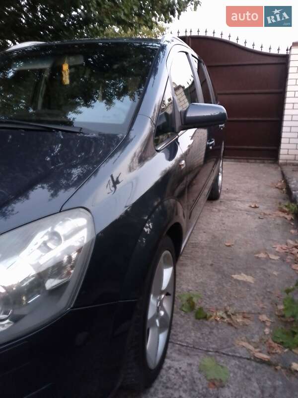 Минивэн Opel Zafira 2006 в Днепре