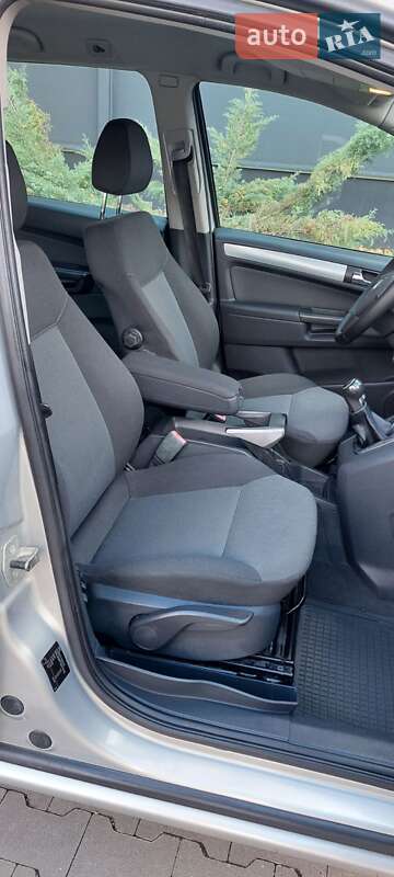 Минивэн Opel Zafira 2008 в Белой Церкви