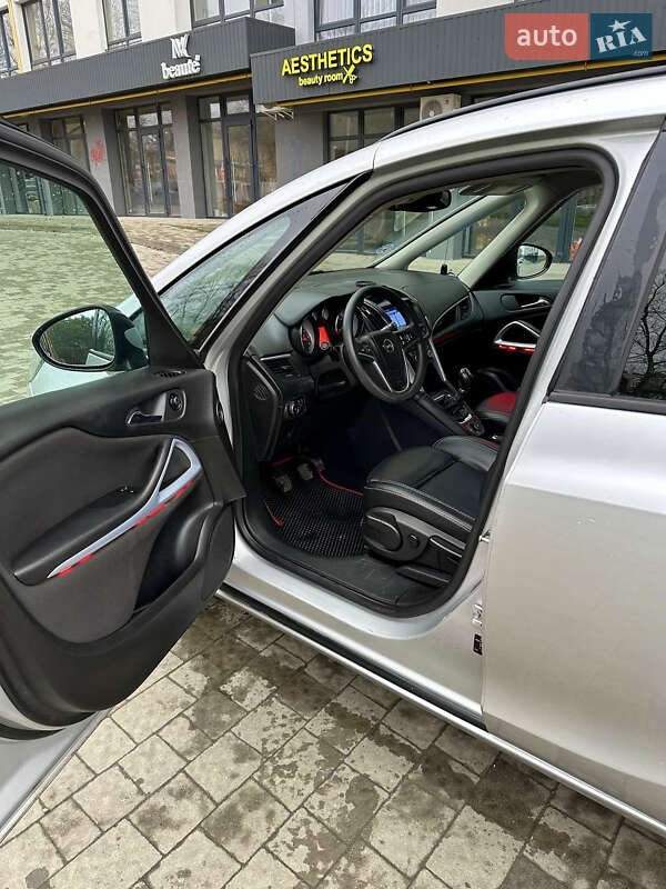 Мінівен Opel Zafira 2013 в Львові