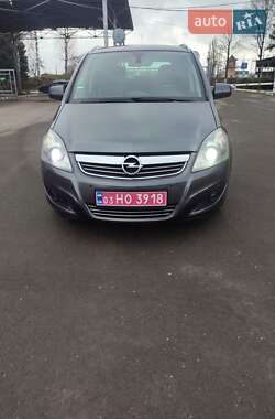 Минивэн Opel Zafira 2010 в Луцке