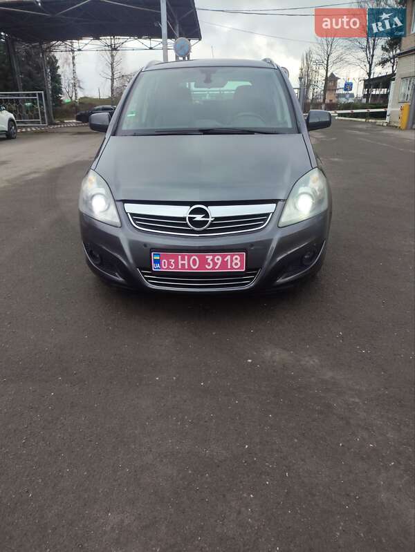 Opel Zafira 2010 Opel Zafira 2010