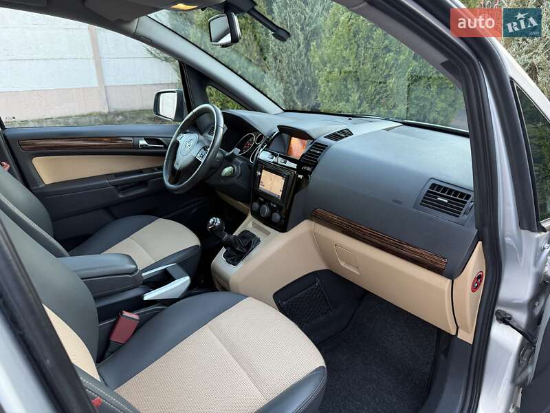 Минивэн Opel Zafira 2011 в Стрые