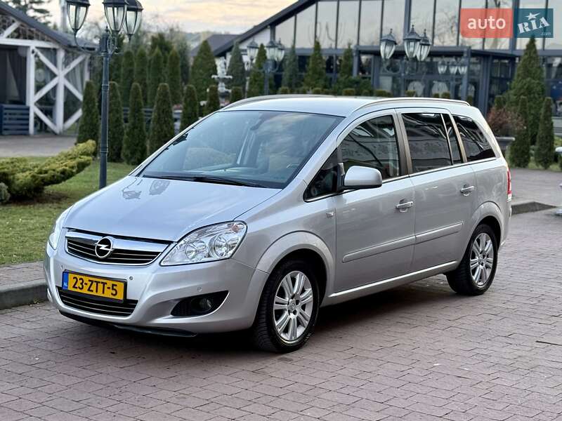 Минивэн Opel Zafira 2011 в Стрые