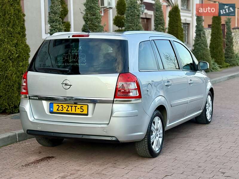 Минивэн Opel Zafira 2011 в Стрые