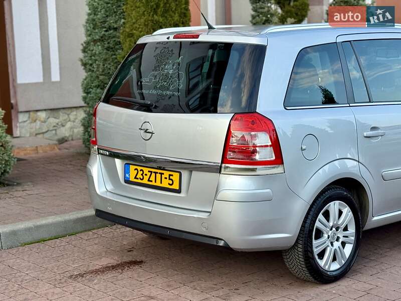 Минивэн Opel Zafira 2011 в Стрые