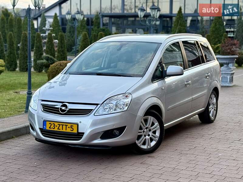 Минивэн Opel Zafira 2011 в Стрые