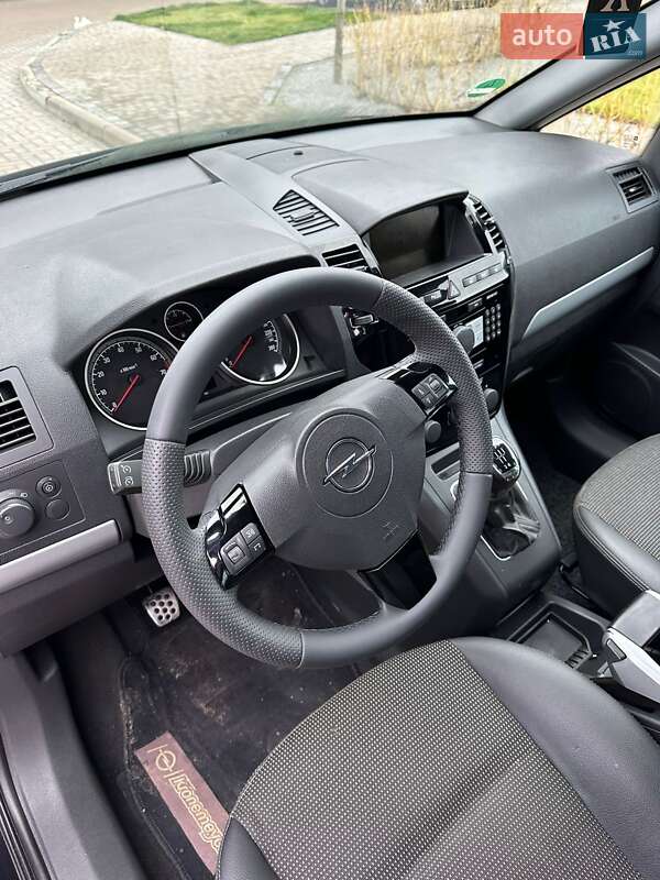 Минивэн Opel Zafira 2010 в Луцке фото 15 Минивэн Opel Zafira 2010 в Луцке