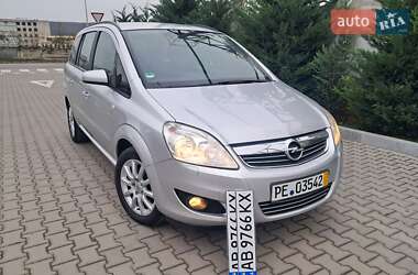 Минивэн Opel Zafira 2008 в Могилев-Подольске