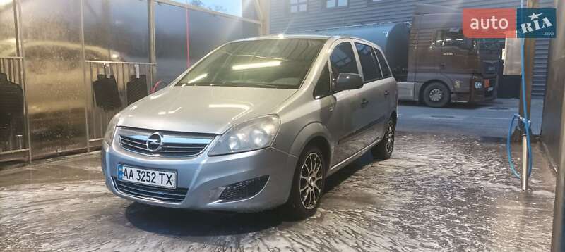Opel Zafira 2011 Opel Zafira 2011