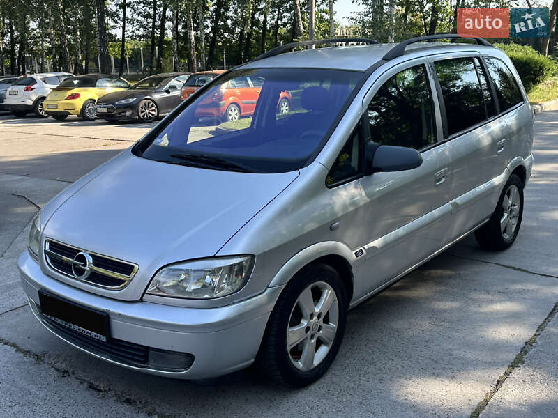 Минивэн Opel Zafira 2004 в Киеве