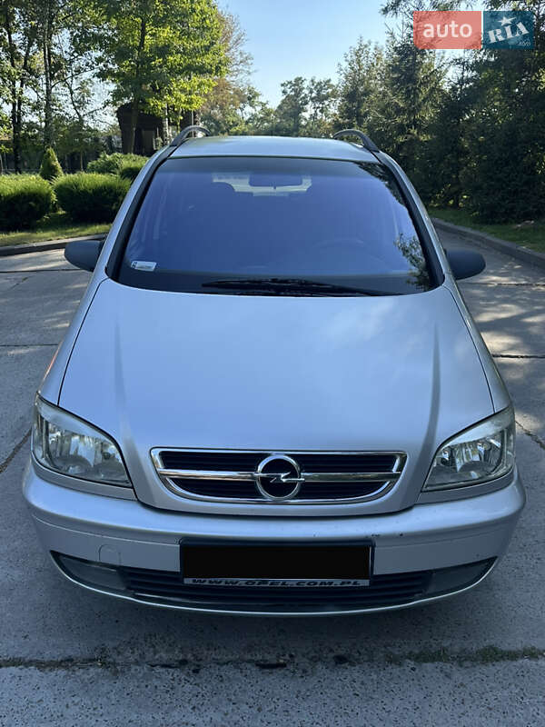 Минивэн Opel Zafira 2004 в Киеве