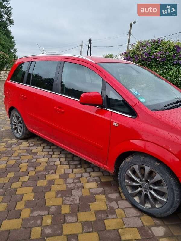 Opel Zafira 2011